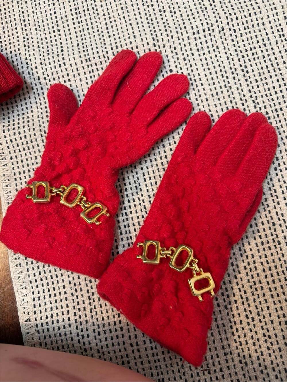 Women’s Knit Gloves One Size Fits All Red with Gold Hardware Made in Taiwan
